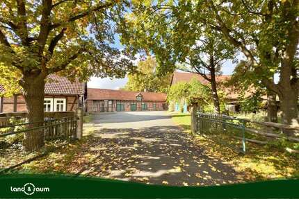 Haus zum Kaufen in Langenhagen 2.290.000 € 350 m² 12 zimmer