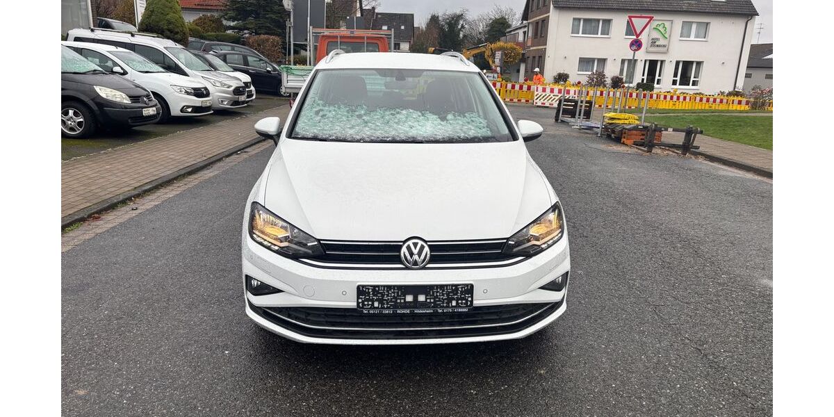 VW Golf Sportsvan 26.830 km 17.900 &euro; Hildesheim 31139