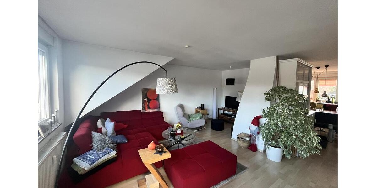 Helle geräumige 4 Zimmer Wohnung in Stöcken inkl. Garage - Penthouse Charakter 4 zimmer