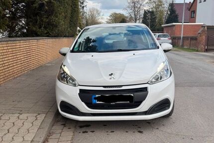 Peugeot 208 121.800 km 4.900 &euro; Hannover 30419