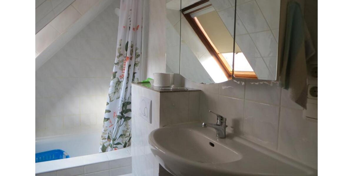 Dachgeschoßwohnung Langenhagen - 2.5 Zimmer, 60 m&sup2;, 850&euro; | Angebot:26534844