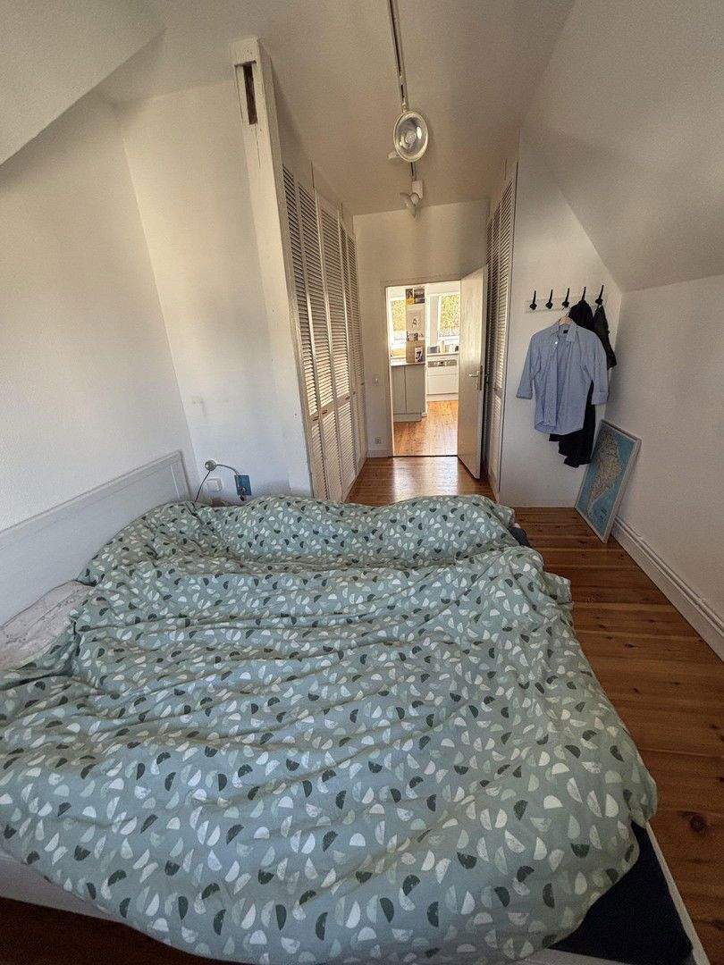 Dachgeschoss-Juwel mit großer Sonnenterrasse in bester Südstadtlage - ohne Makler! 3 zimmer