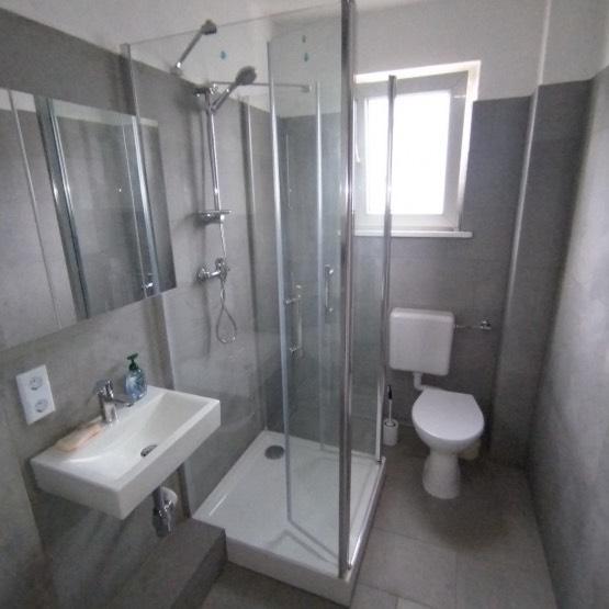 Etagenwohnung Seelze - 1 Zimmer, 11 m&sup2;, 300&euro; | Angebot:26345897