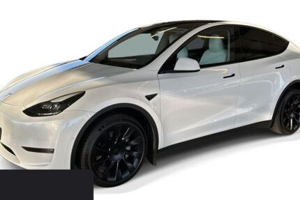 Tesla Model Y 16.045 km 40.300 € Hannover 30519