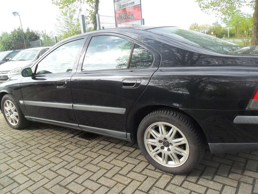 Volvo S60 176.000 km 1.599 € Uetze OT Dollbergen 31311