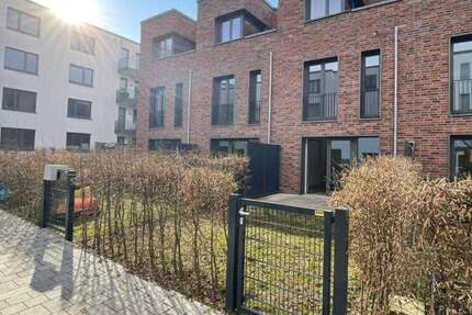 FAMILIEN AUFGEPASST: Modernes Reihenhaus mit 4,5 Zimmern, 2 Bädern, EBK, Terrasse, Keller u.v.m. in Hannover 4 zimmer