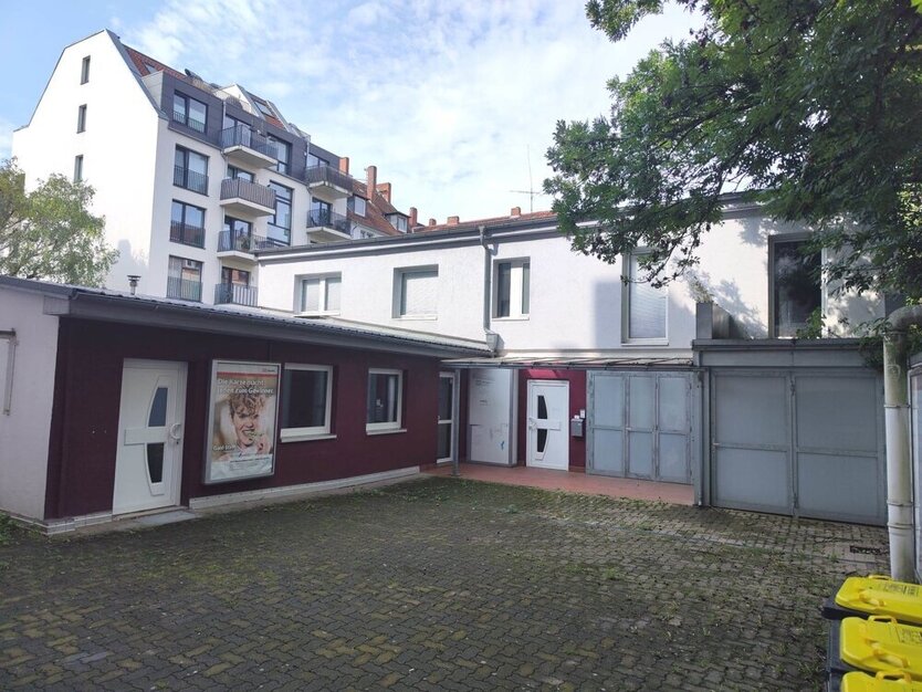 Ideal für Handwerksbetrieb - Büro - mit 4 PKW Stellplätzen... !!!