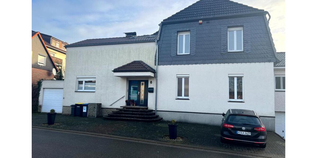 Großzügige Doppelhaushälfte mit moderner Ausstattung zu vermieten 6 zimmer