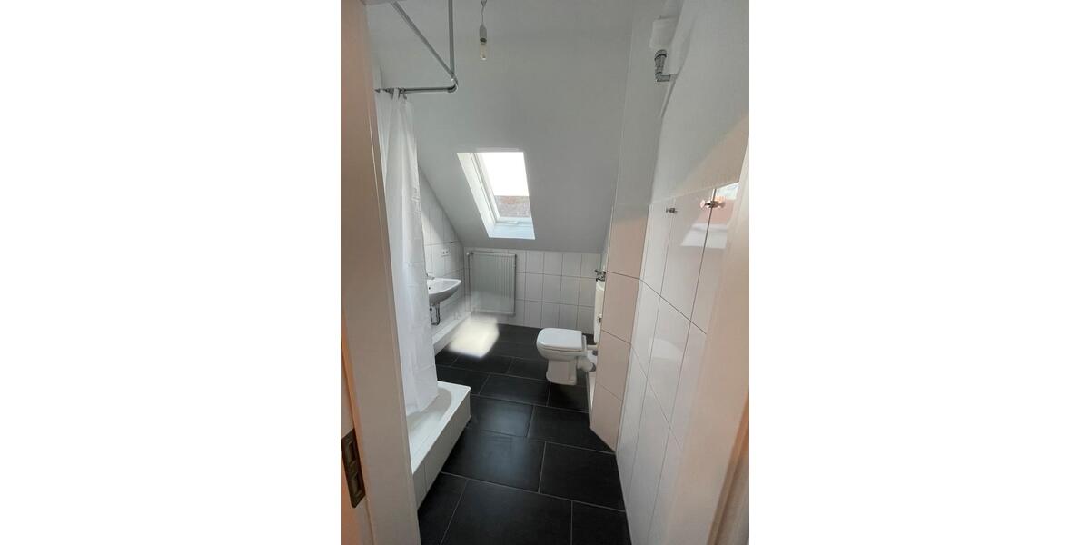 Dachgeschoßwohnung Hannover Linden-Limmer - 2 Zimmer, 51 m&sup2;, 500&euro; | Angebot:27625446