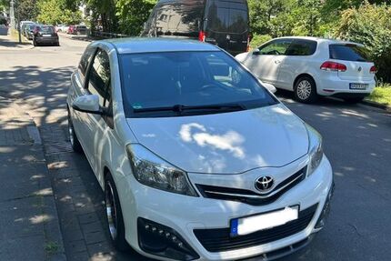 Toyota Yaris 98.000 km 5.899 &euro; Hannover 30655