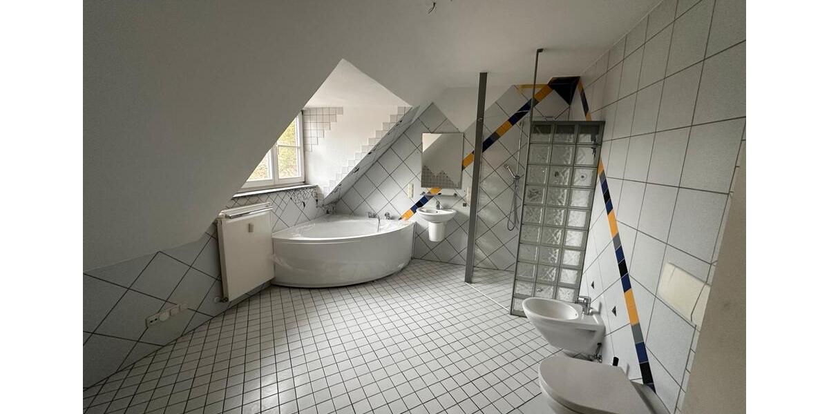 Dachgeschoßwohnung Hildesheim Oststadt/Stadtfeld - 5 Zimmer, 192 m&sup2;, 790&euro; | Angebot:26248132
