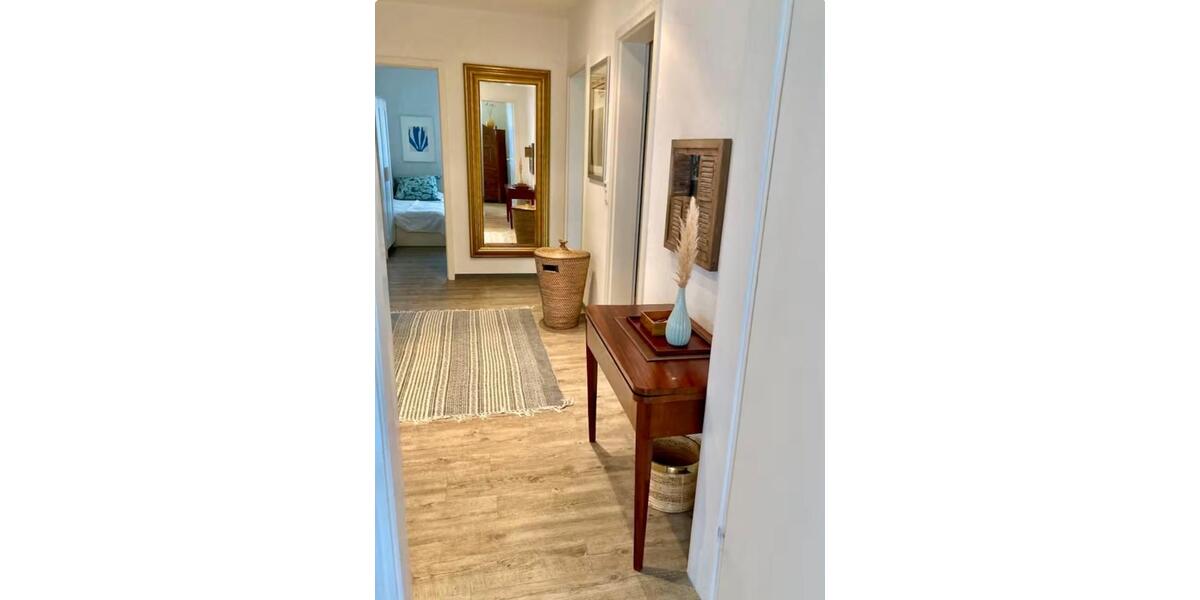 Etagenwohnung Hannover Döhren-Wülfel - 4 Zimmer, 100 m&sup2;, 2.450&euro; | Angebot:24657527