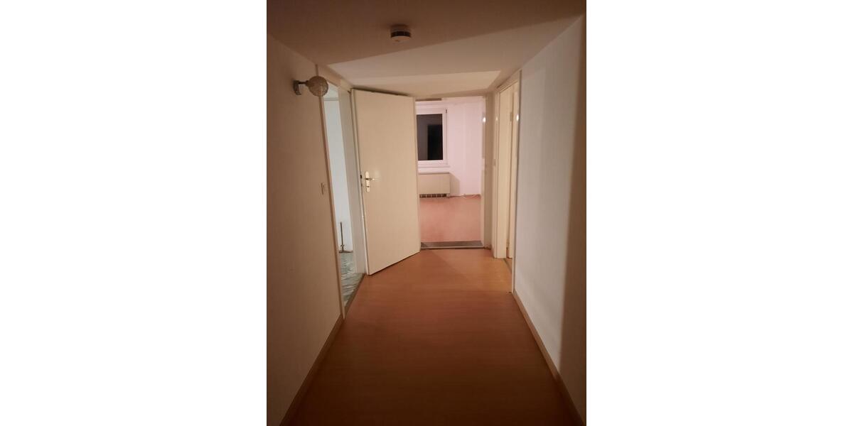 Kleine 3 Zimmer Dachgeschosswohnung in Hannover Doehren 3 zimmer