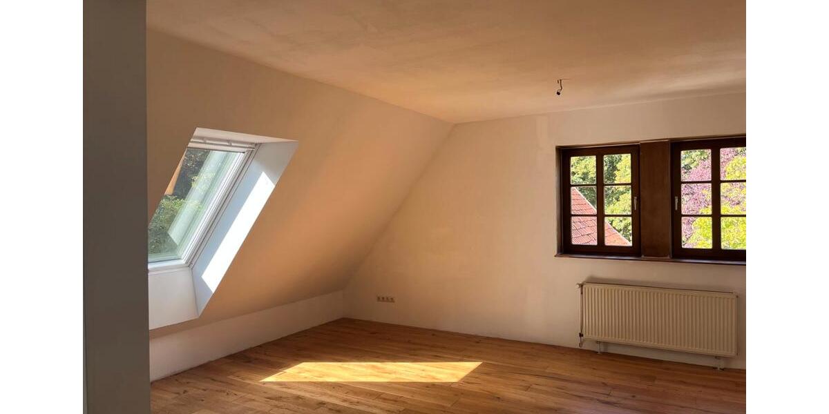Dachgeschoßwohnung Hannover Linden-Limmer - 3 Zimmer, 65 m&sup2;, 700&euro; | Angebot:27604577