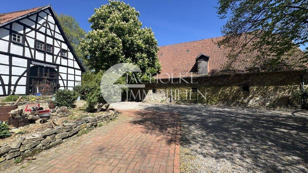 Mehrfamilienhaus, Wohnhaus Bad Münder am Deister / Nienstedt Nienstedt - 1 Zimmer, 720 m&sup2;, 745.000&euro; | Angebot:26902085