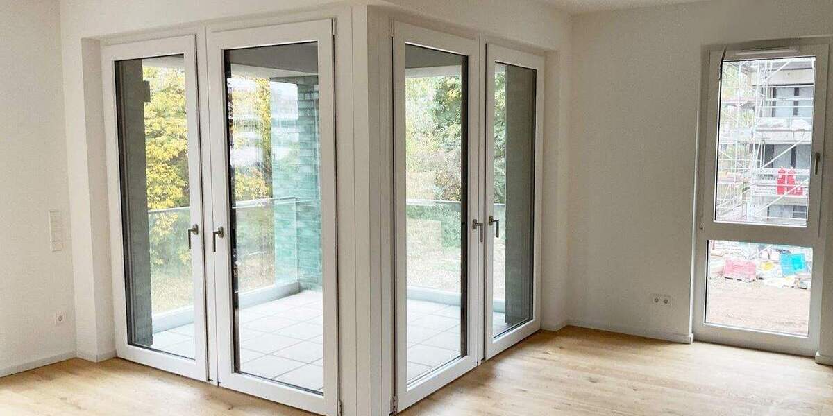 WILLKOMMEN im neuen ZUHAUSE! Helle Atmosphäre, Glaswand-Loggia, Tageslichtbad, Einbauküche, Gäste-WC 3 zimmer
