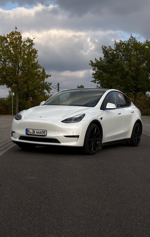 Tesla Model Y 44.000 km 34.900 € Lehrte 31275