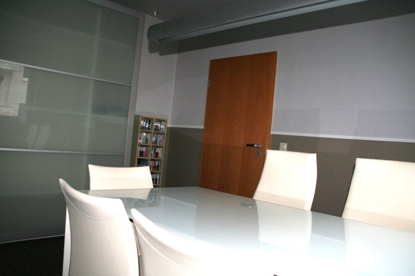 Ideal für Handwerksbetrieb - Büro - mit 4 PKW Stellplätzen... !!!