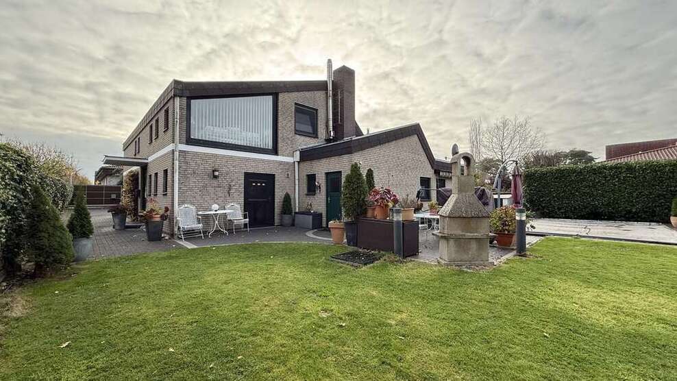 Haus zum Kaufen in Wunstorf 699.000 € 220.75 m²