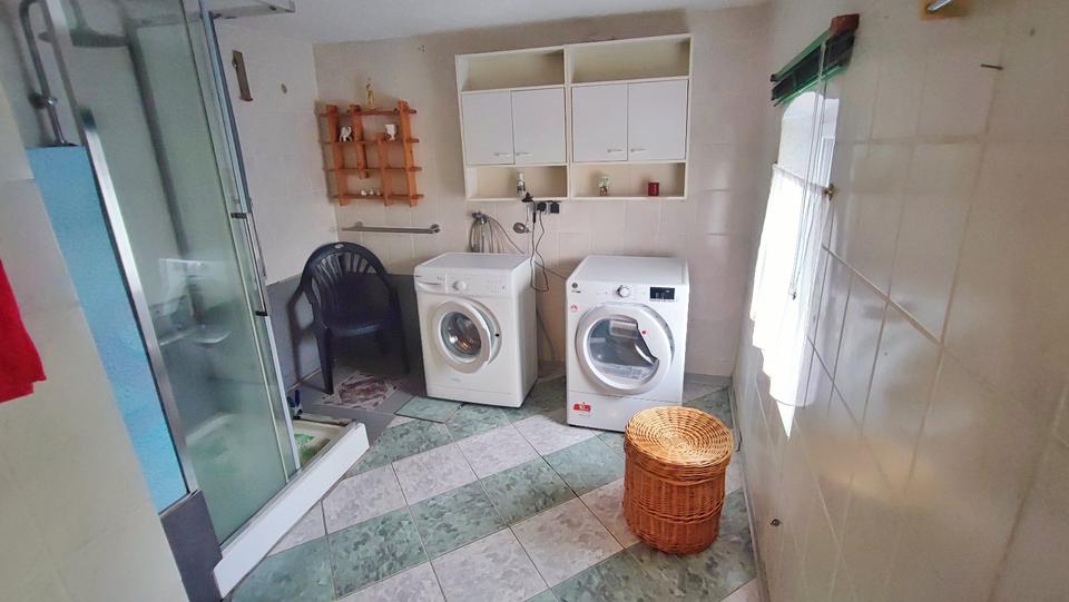 Sibbesse OT Eberholzen: Einfamilienhaus mit Nebengebäude 4.5 zimmer