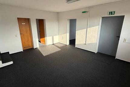 Großzügige Gewerbeeinheit in guter Lage zimmer