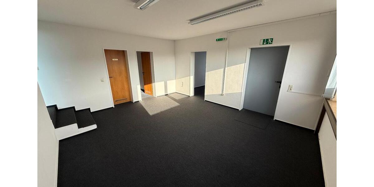 Großzügige Gewerbeeinheit in guter Lage zimmer