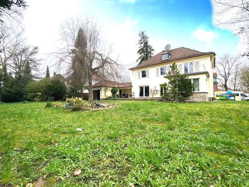 Haus zum Kaufen in Hannover Badenstedt 895.000 € 305 m²