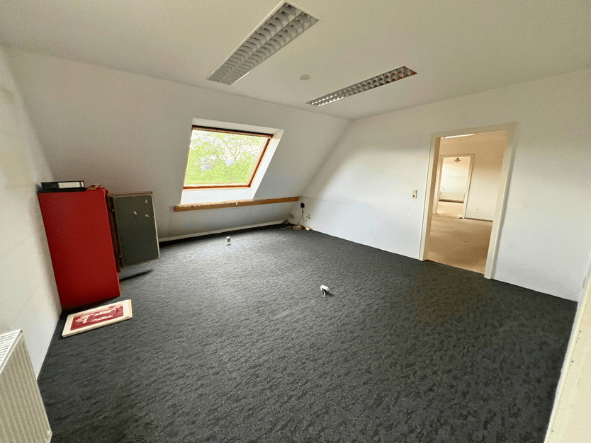 Attraktive Bürofläche mit Wintergarten! zimmer