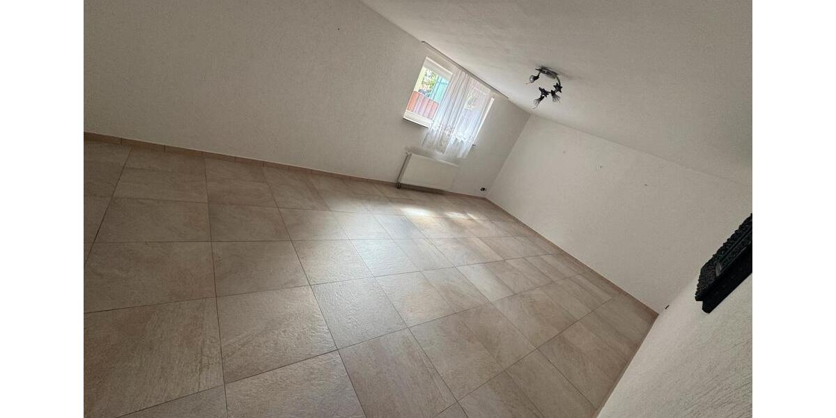 Etagenwohnung Lehrte - 3 Zimmer, 122 m&sup2;, 800&euro; | Angebot:26612180