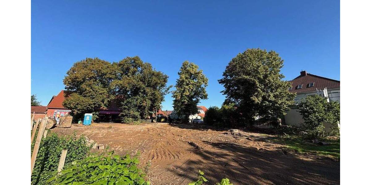 Freies Baugrundstück mit altem Baumbestand in Luthe zimmer