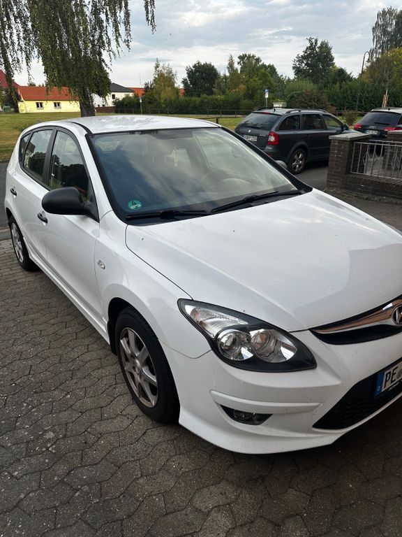 i30