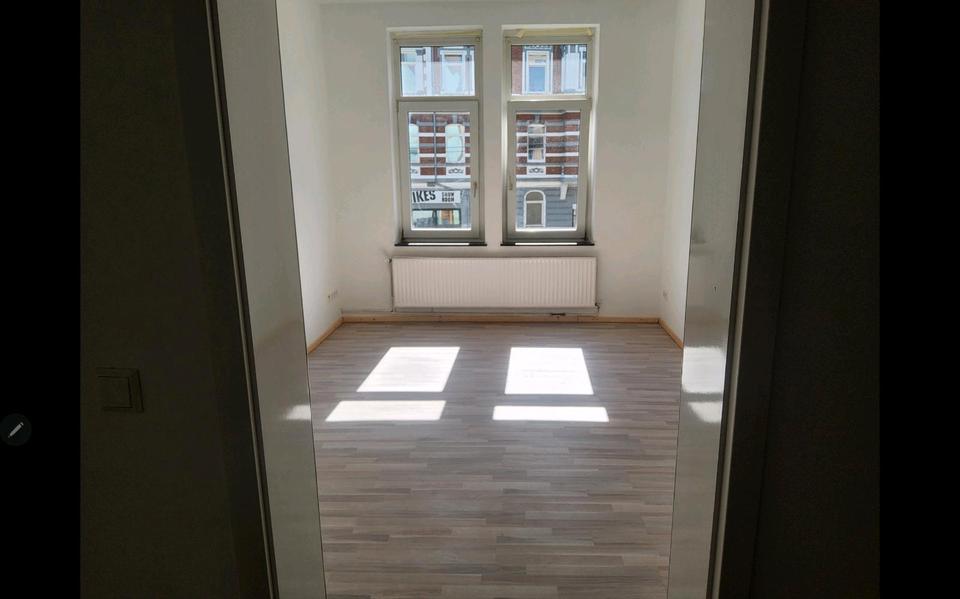 Etagenwohnung Hannover Nord - 4 Zimmer, 100 m&sup2;, 1.200&euro; | Angebot:27592028