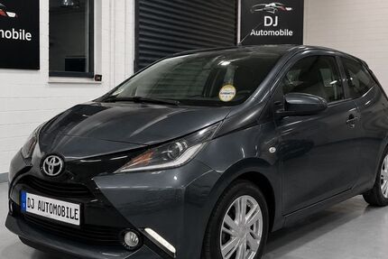 Toyota Aygo (X) 87.000 km 6.380 &euro; Burgdorf 31303