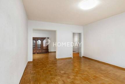 Bezugsfrei - stilvolle 4-Zimmer-Wohnung mit Komfort, Substanz und sonniger Loggia 4 zimmer