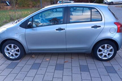 Toyota Yaris 200.000 km 2.400 € Hannover 30457