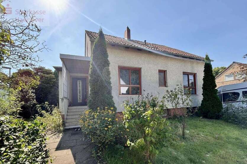 Haus zum Kaufen in Langenhagen 239.000 € 128.53 m²