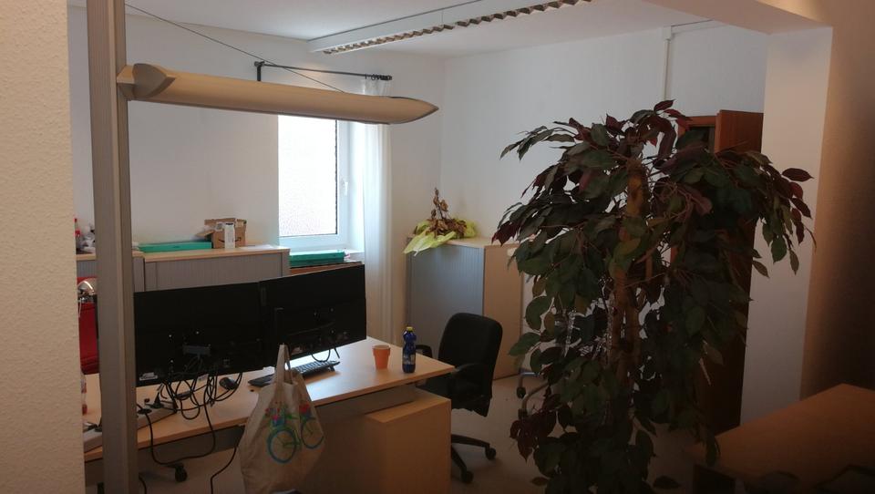 138 m² Büro Hannover Isernhagen Altwarmbüchen Zeppelinstr.12 zimmer