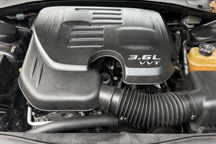 Chrysler 300C 180.000 km 12.500 &euro; Hannover 30657