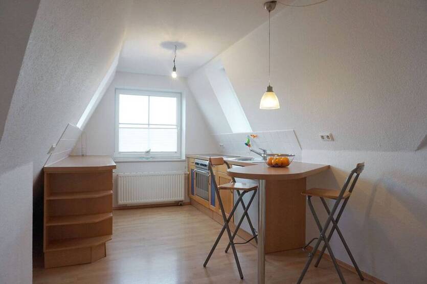 Attraktive 2,5-Zimmer-Wohnung mit großer Dachterrasse in der Südstadt!!