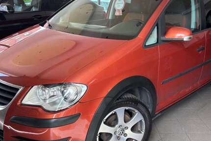 VW Touran 160.000 km 6.990 &euro; Laatzen 30880
