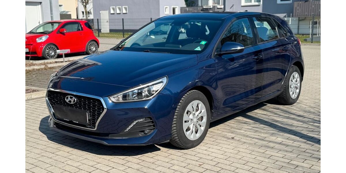 Hyundai i30 78.000 km 9.990 &euro; Hannover 30657
