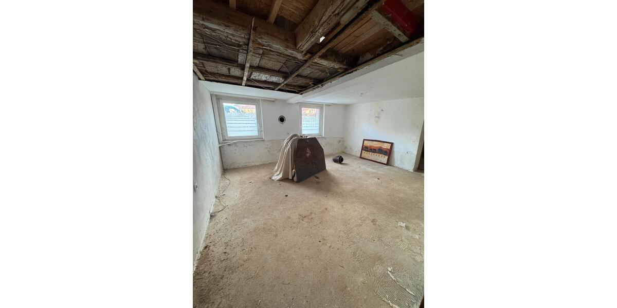 Einfamilienhaus Nordstemmen - 8 Zimmer, 1.000 m&sup2;, 129.000&euro; | Angebot:26475135