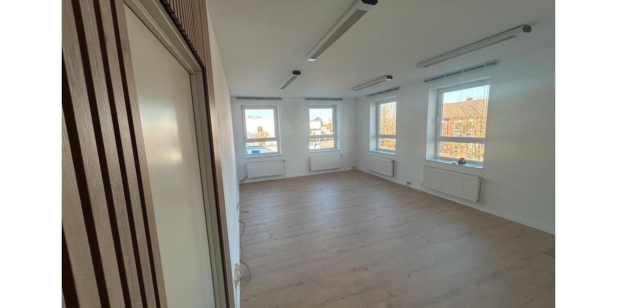 Gewerbeobjekt Garbsen Berenbostel - 1.800&euro; | Angebot:26212169