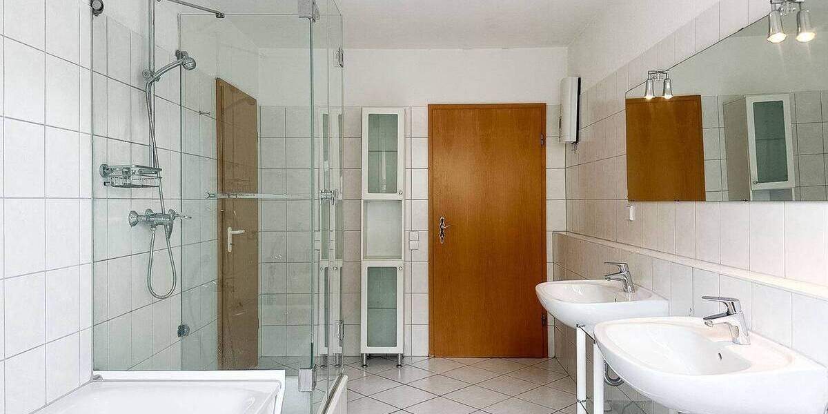 Etagenwohnung Hannover Groß Buchholz - 4 Zimmer, 145 m&sup2;, 1.500&euro; | Angebot:26902975