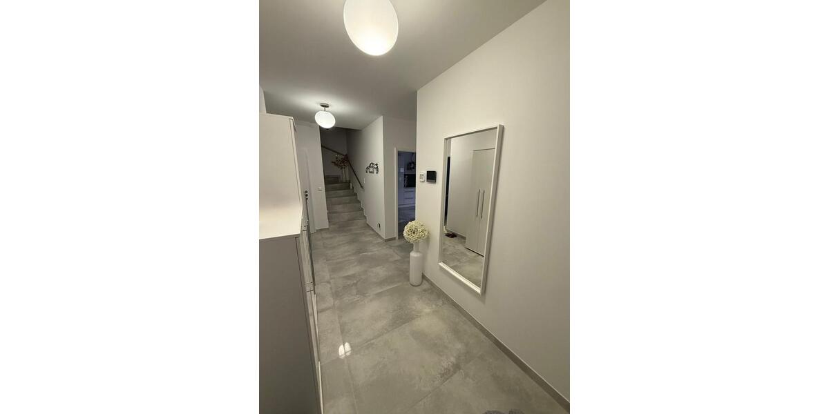 Doppelhaushälfte Lehrte - 7 Zimmer, 188 m&sup2;, 2.260&euro; | Angebot:26122505