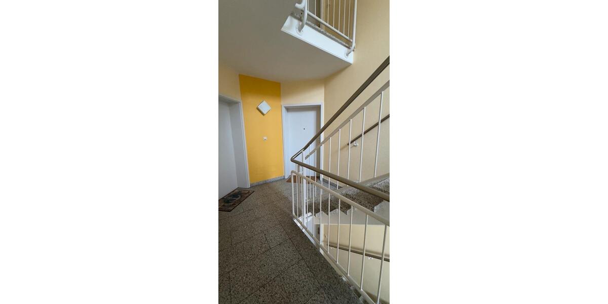3 Zimmerwohnung mit Balkon und PKW Stellplatz 3 zimmer