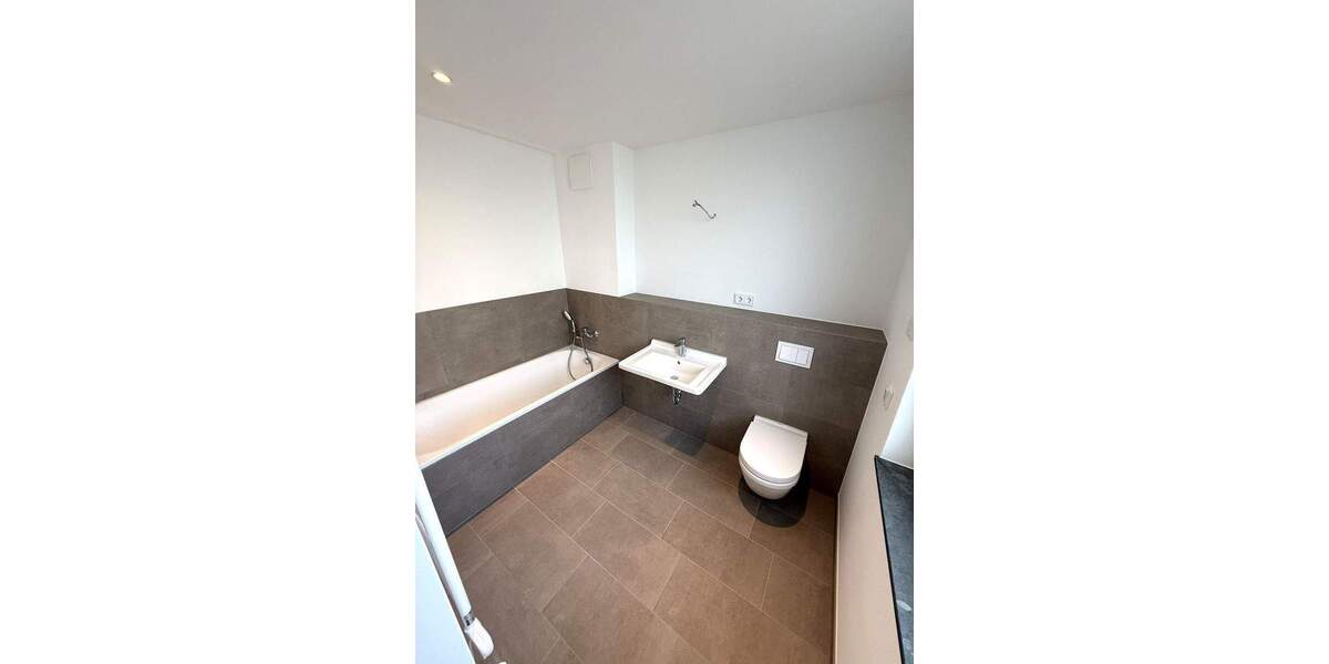 Etagenwohnung Hannover Vahrenwald - 3 Zimmer, 109 m&sup2;, 1.807&euro; | Angebot:26584383