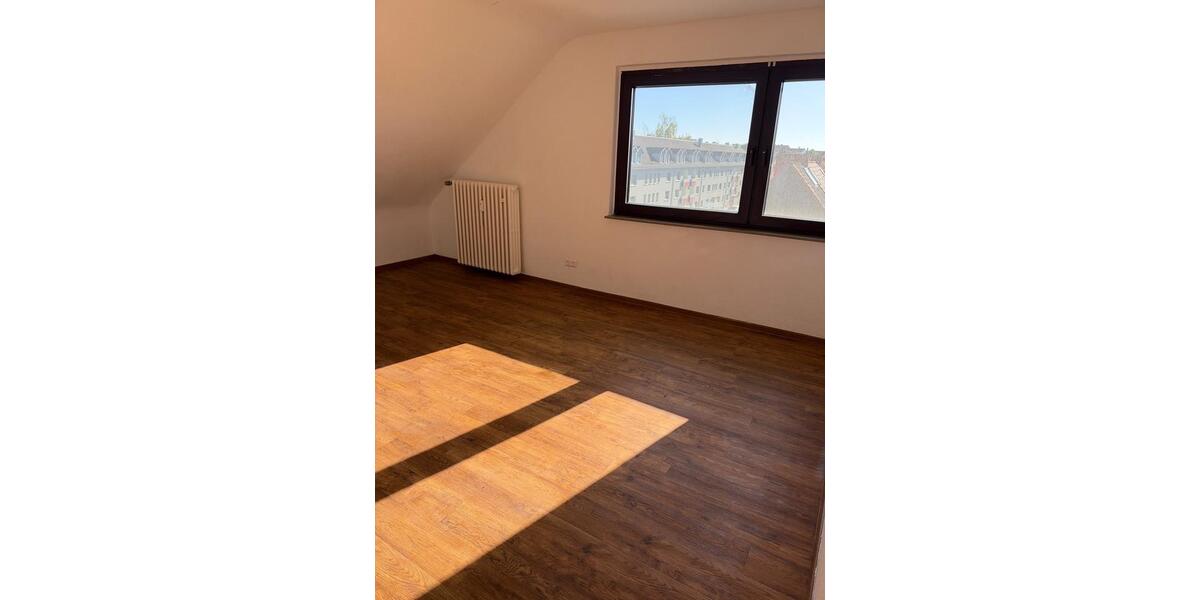 Dachgeschoßwohnung Hannover Döhren-Wülfel - 4 Zimmer, 95 m&sup2;, 1.140&euro; | Angebot:27594912