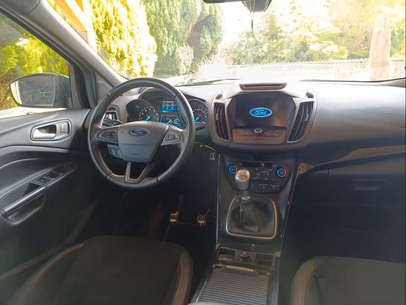 Ford Kuga 102.000 km 13.300 € Uetze 31311