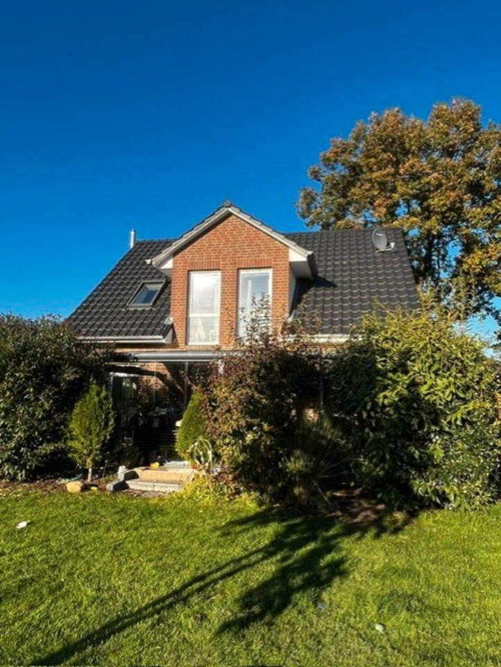 freistehendes Einfamilienhaus Adelheidsdorf mit Sommergarten
